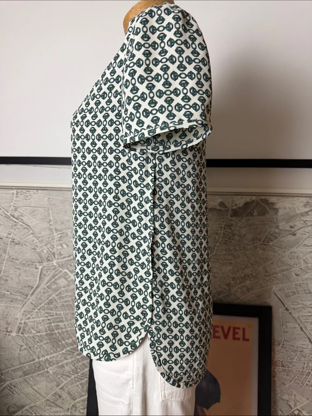 TORY BURCH Green & White Patterned Short Sleeve Split-Neck Top Size S